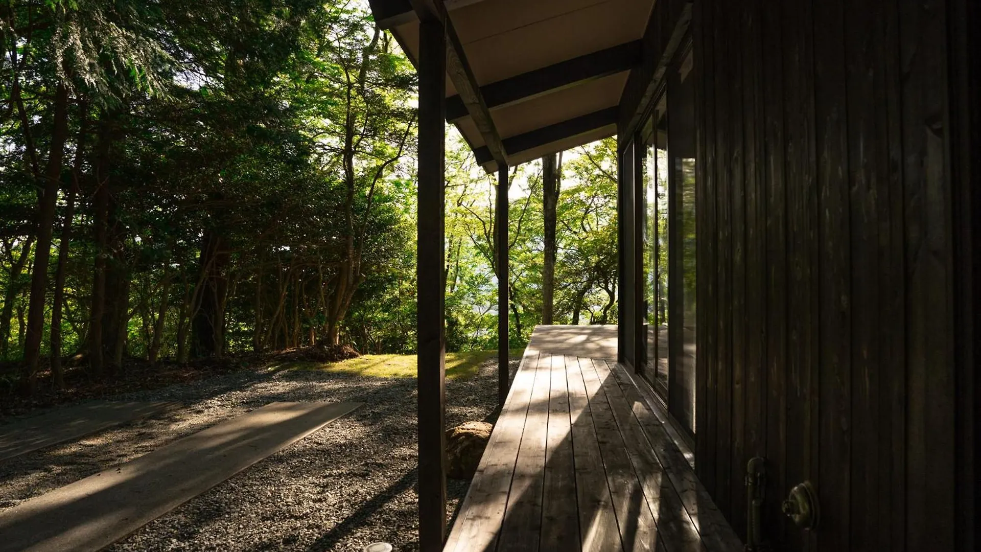 高台の森に佇むモダニズム建築 露天風呂 サウナ 檜風呂 Enn Hakone Villa Japonya